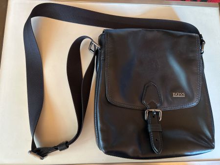 Hugo Boss Umhängetasche, Schwarz, Top Zustand!