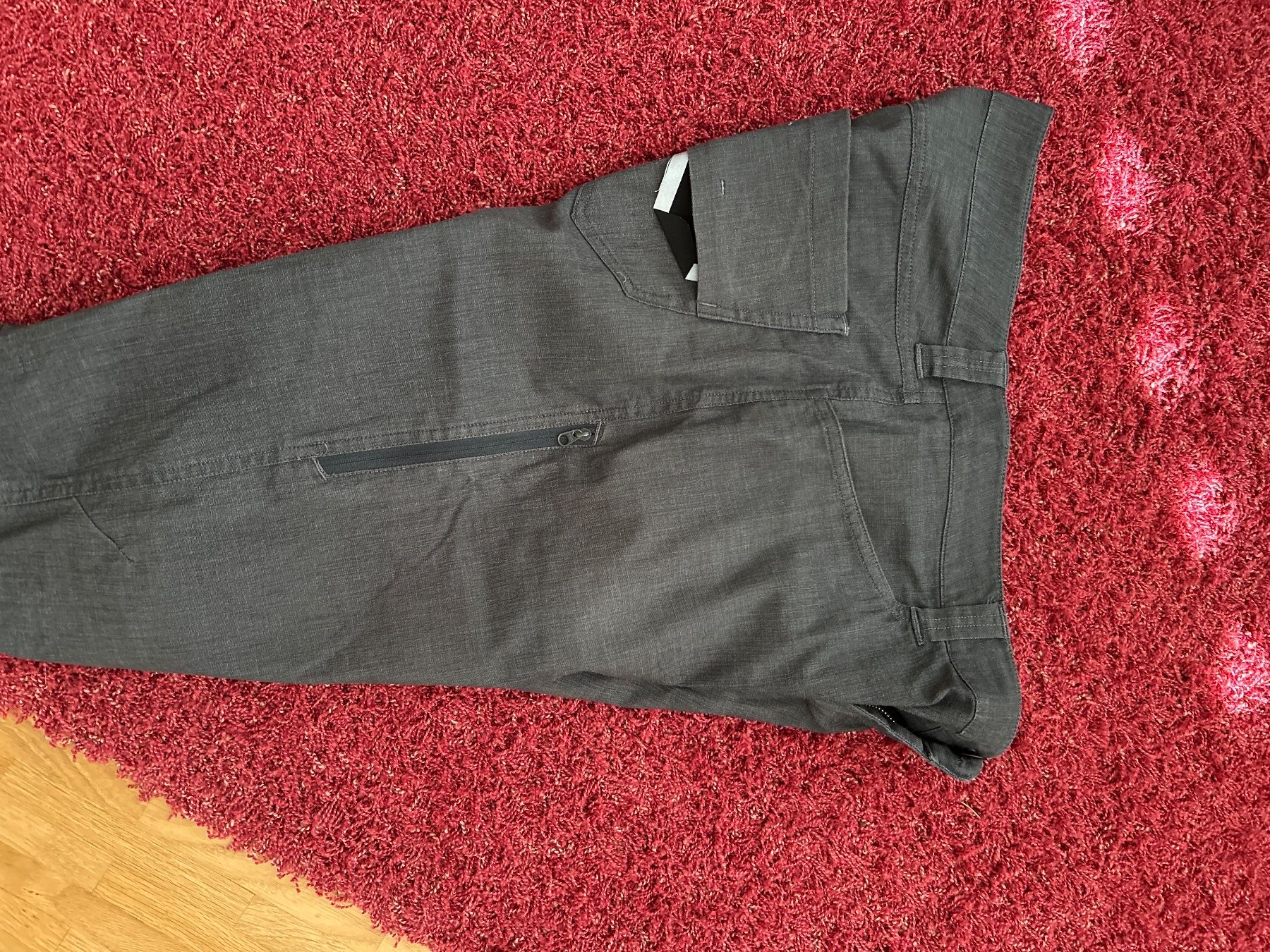 Arcteryx Pantaloni: Pantalons Arc'teryx Hommes Gris Taille 32 – Usato da Biel/Bienne venduto da ponpon_bleu 4