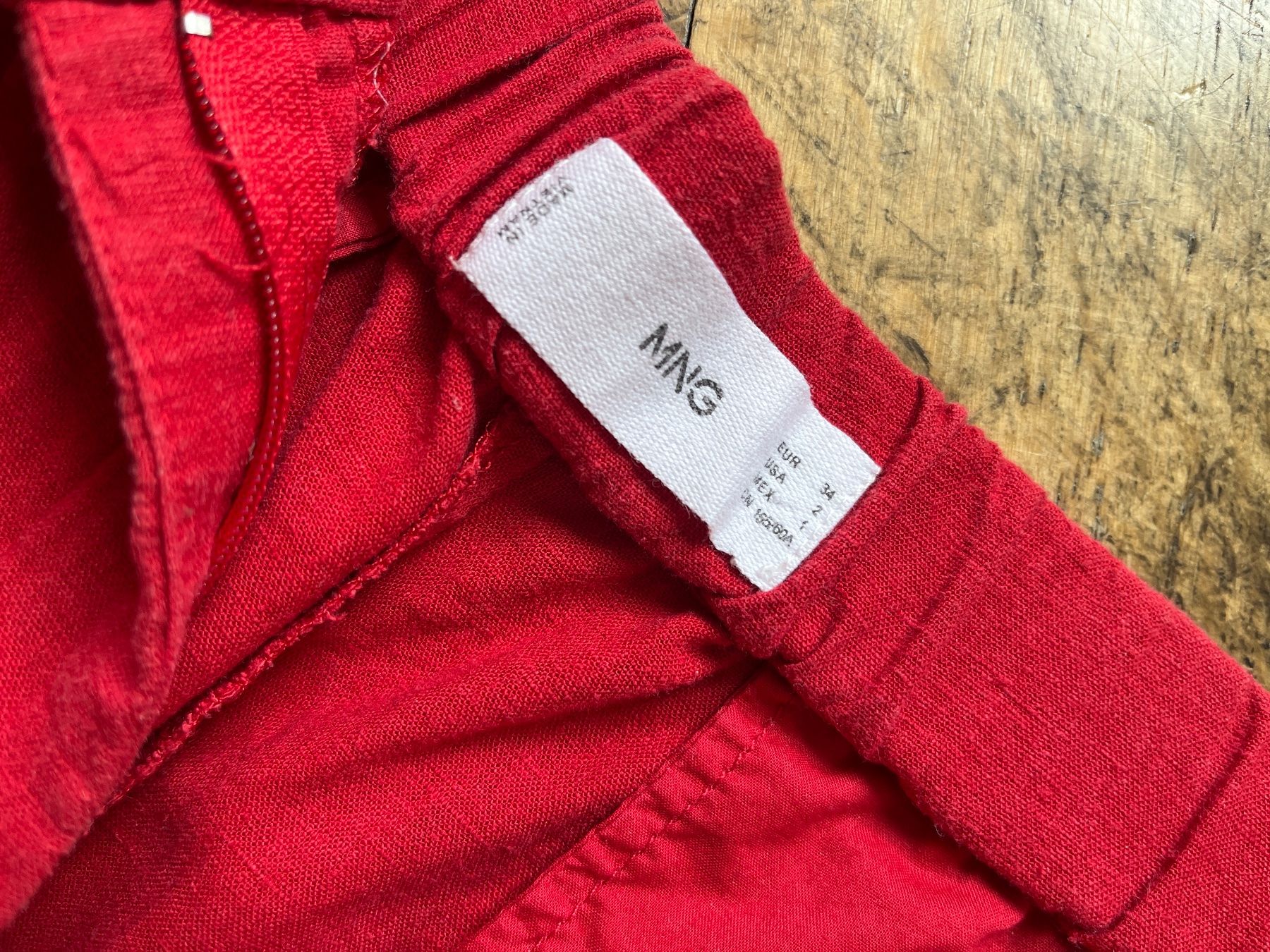 Mango Pantaloni: Mango red culotte pants 3/4 – Usato da Zürich venduto da LeaL2025 1