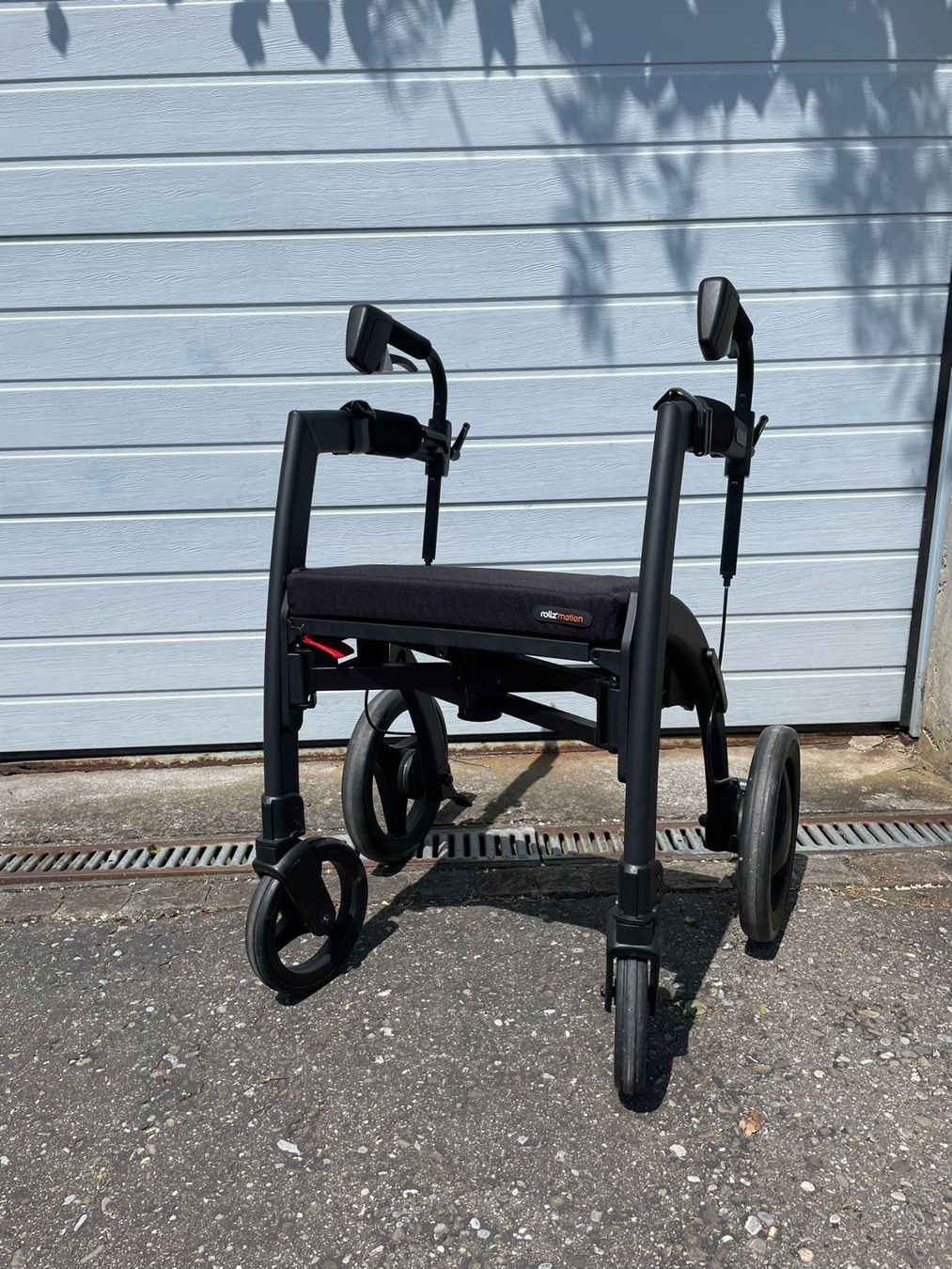Ausili per la deambulazione: Rollator Rollz Motion schwarz, neu – Nuovo (secondo la descrizione) da Dättwil AG venduto da jil_qh7r