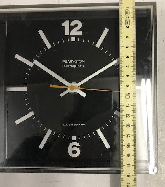 Orologi da terra & Orologi da parete: Wanduhr schwarz von Remington 4- eckig – Usato da Zürich venduto da gigimai67 4