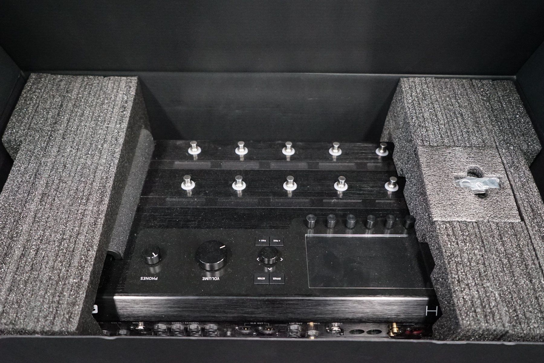 Line 6 Strumenti musicali: Line6 Helix Guitar Processor Multieffektgerät für E-Gitarre – Usato da Ortschwaben venduto da Musictrade 4
