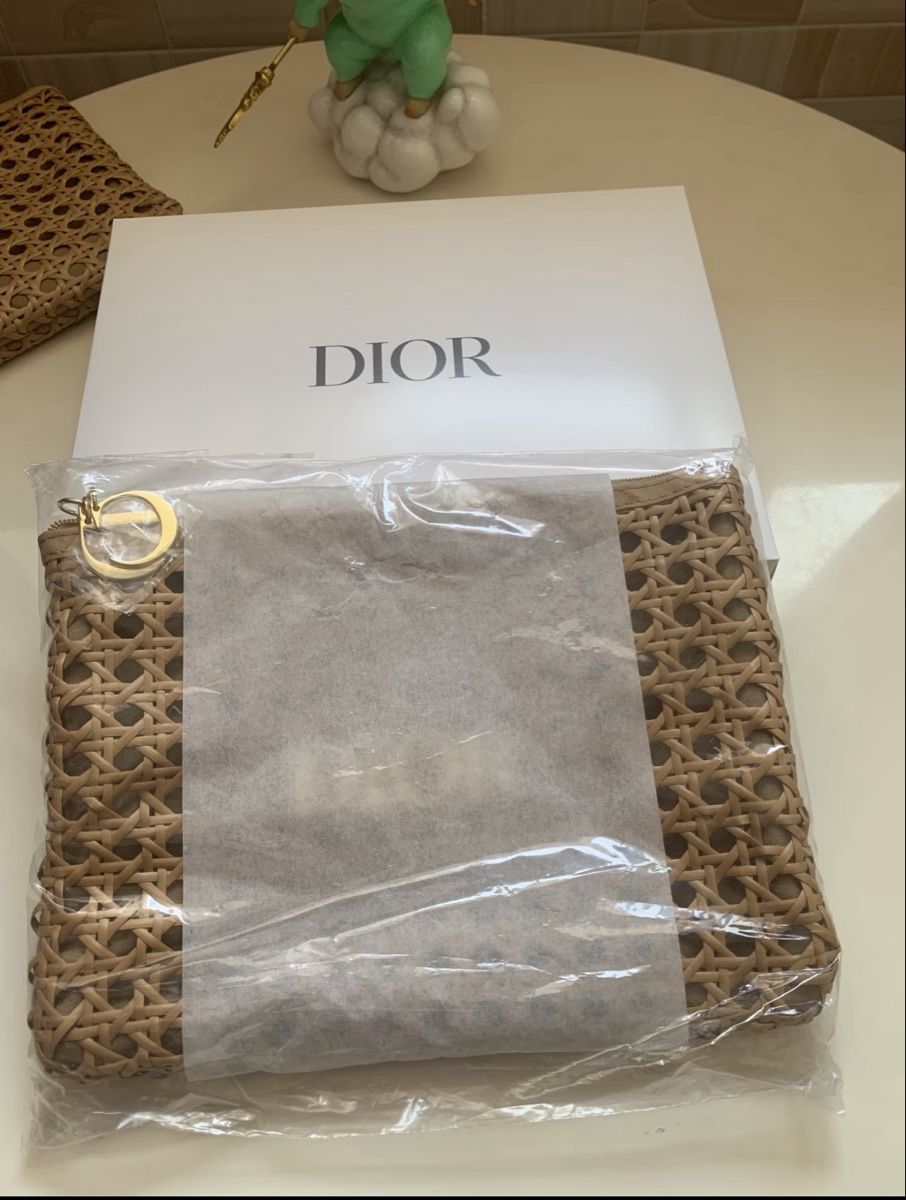 Borse: Dior Solar 2026 Pouch(only ) – Nuovo e nell'imballaggio originale da Chur venduto da Madeys