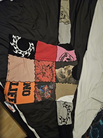 Ausgefallenes Skoot Shirt, Anime Style  Grösse M