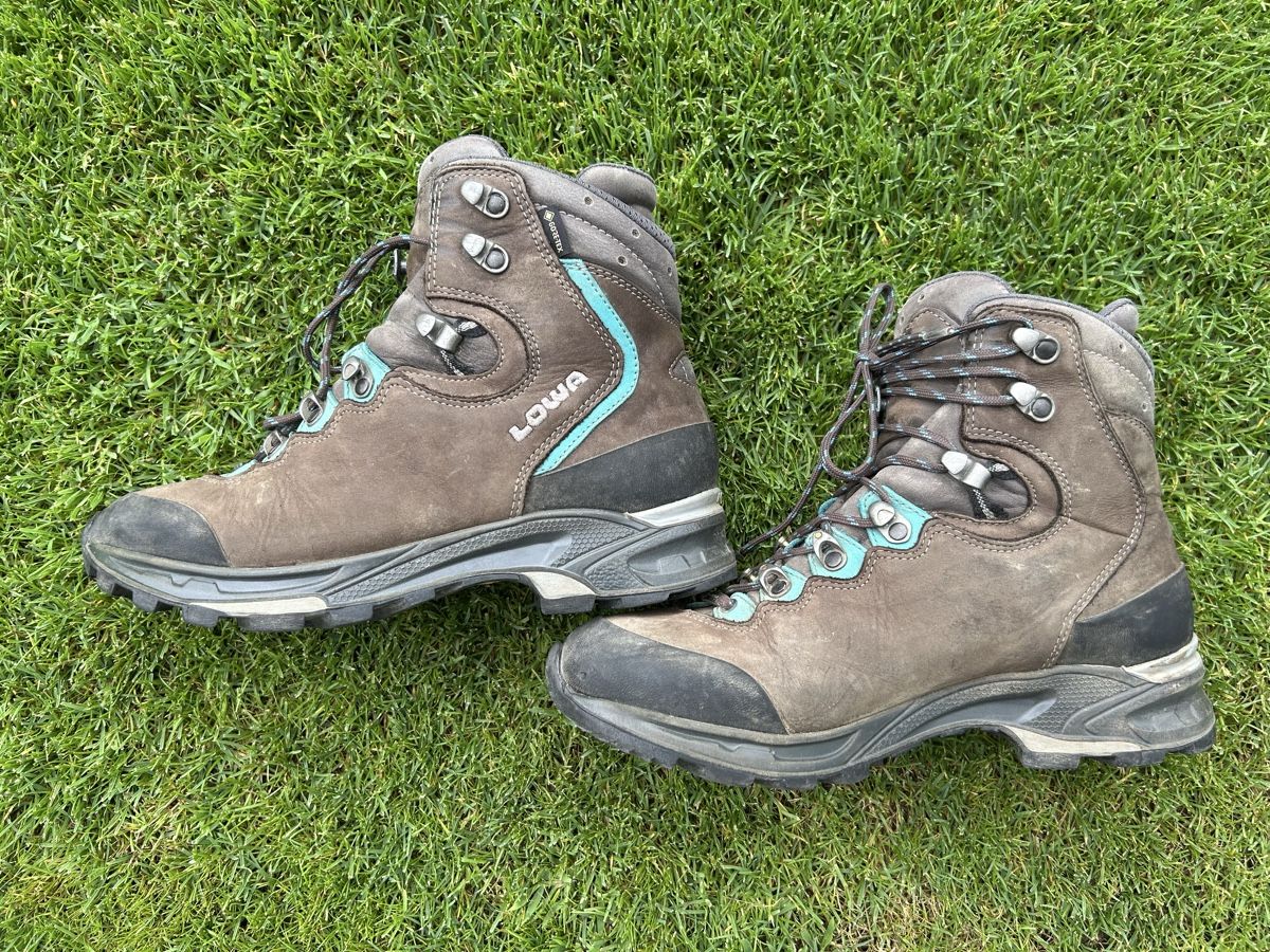 Lowa Scarpe per ragazze: Genialer Lowa Wanderschuh Grösse 40 / Gore Tex – Usato da Jonen venduto da speedy1972 1