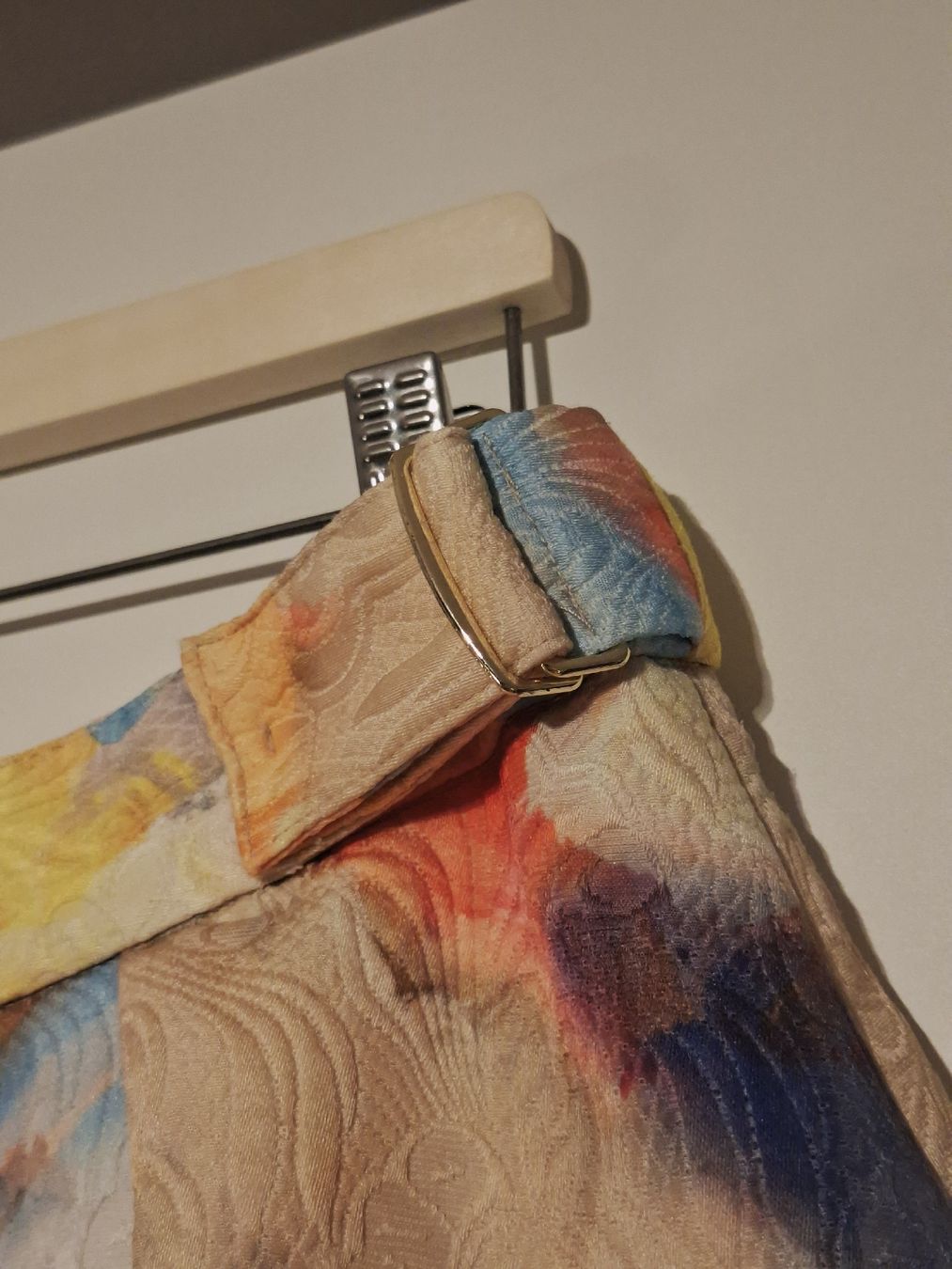 H&M Gonne: Farbenfroher Rock aus Strukturstoff – Usato da Oberengstringen venduto da Kimchimon 2