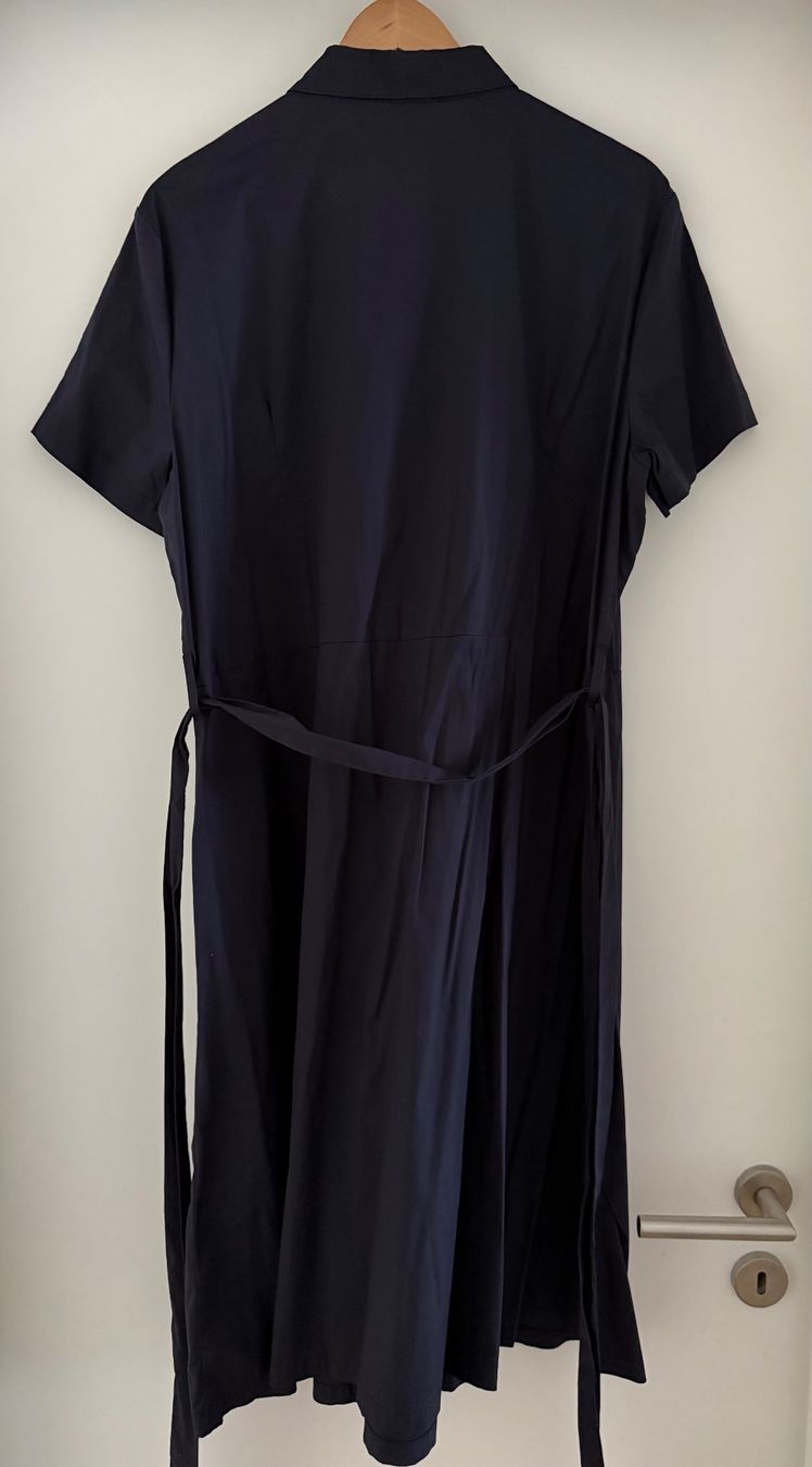 Kleider: Hemdblusenkleid mit Bindegürtel in marine Gr. 48 – Gebraucht aus Zollikon von Svch 4