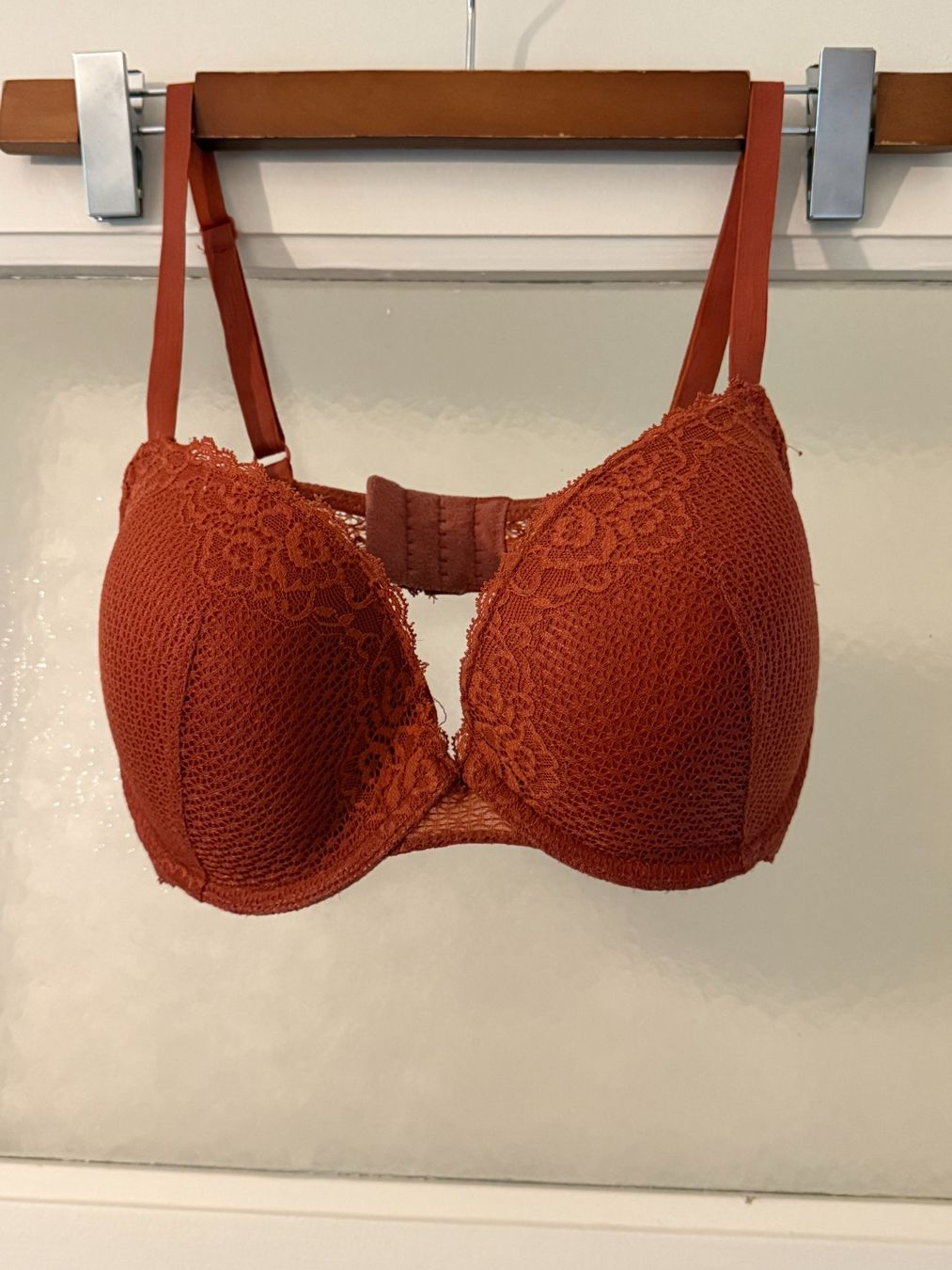 H&M Altra biancheria intima: H&M Damen BH Spitze Rostrot Grösse 85D – Usato da Basel venduto da zukk_