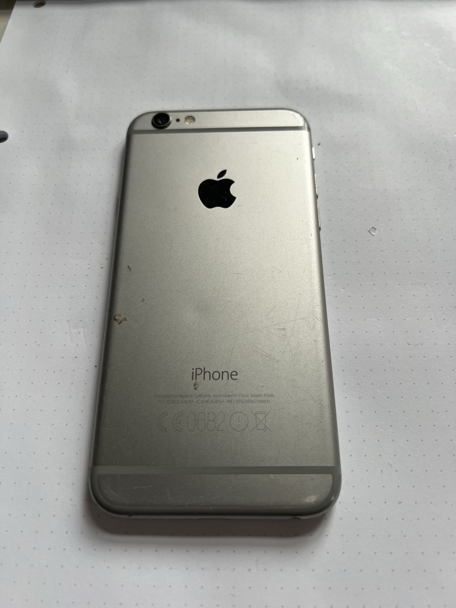 Apple Handys / Smartphones: Apple iPhone 6 Silber mit Displayschaden – Gebraucht aus Zürich von zleoh 1