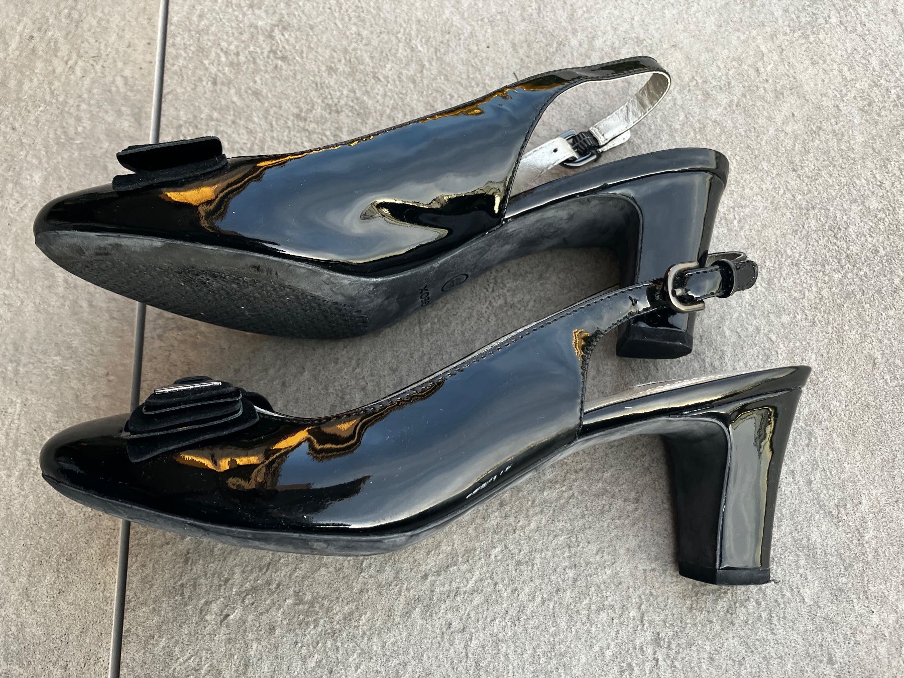 Geox Scarpe da donna: Schuhe schwarz Lack – Usato da Hildisrieden venduto da lau_hxg8 1