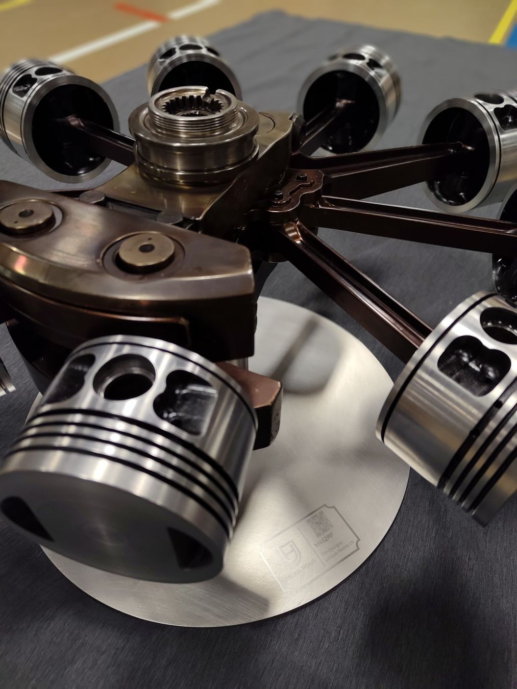 Tavoli: M462 Sternmotor Innenleben Wohnzimmer Tisch – Nuovo (secondo la descrizione) da Rorschacherberg venduto da proudschweiz 7