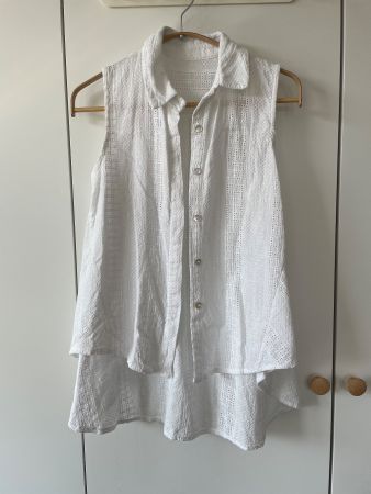 Luftige, ärmellose Bluse mit Lochstickerei, Gr. XS/S