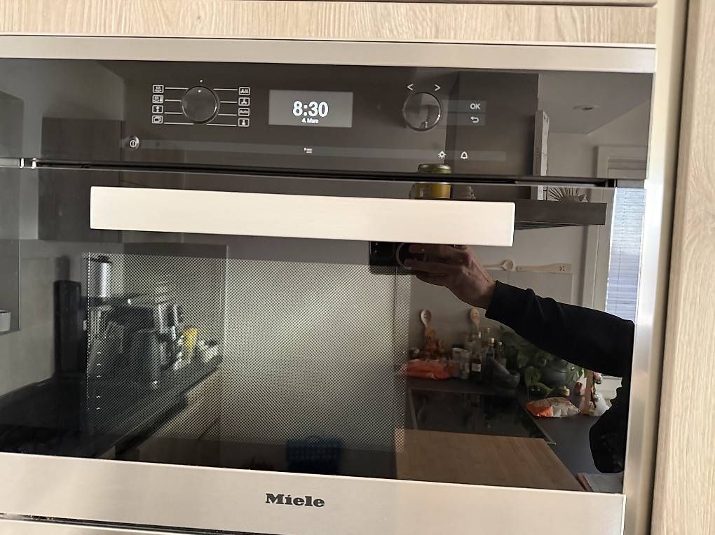 Miele Forni: Four combiné vapeur Miele DGC 6400 – Usato da Les Geneveys-sur-Coffrane venduto da ba_s 1
