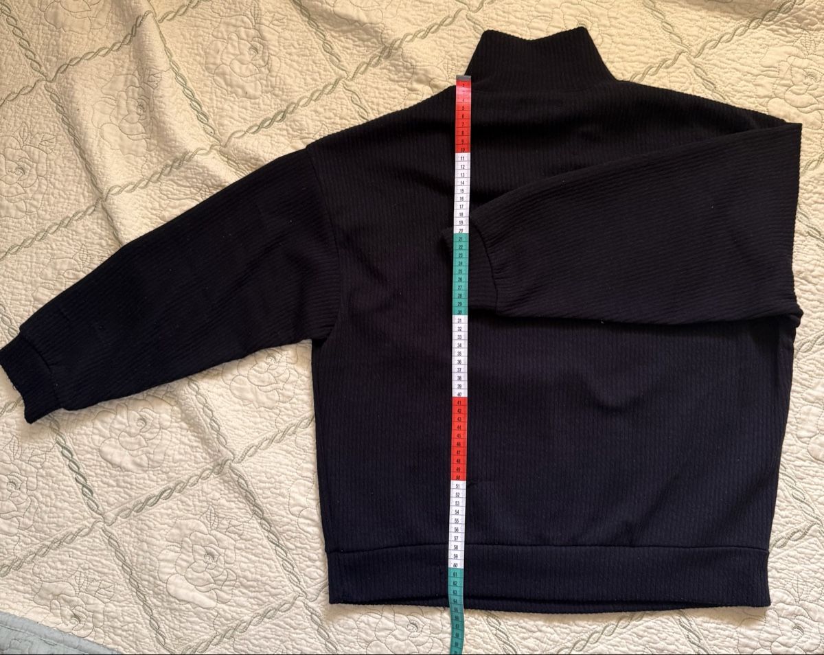Maglioni & Felpe: Stylish Black Ribbed Half-Zip Sweater - Perfect for Fall – Usato da Genève venduto da tem_d8mx 1