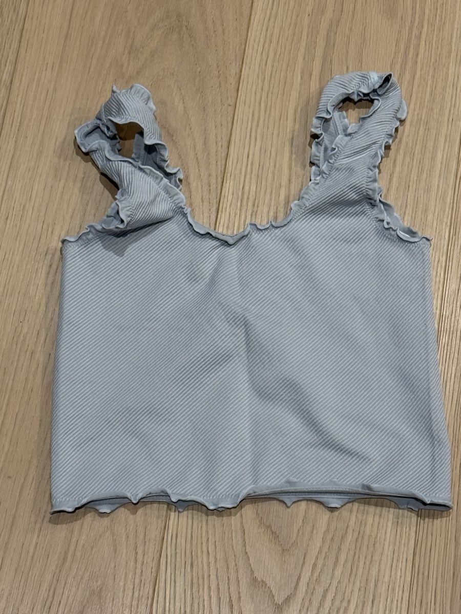 Oysho Top: Top mit Rüschen, Gr. S, hellblau – Usato da Zürich venduto da afterglow27