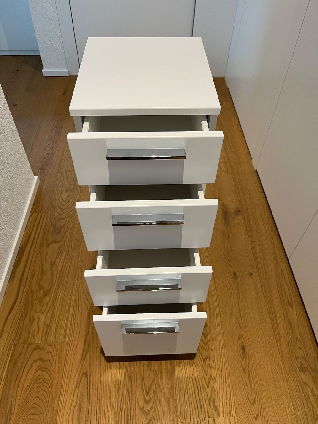 Schränke: Badezimmer-Hochschrank – Gebraucht aus Balgach von Olieto 1