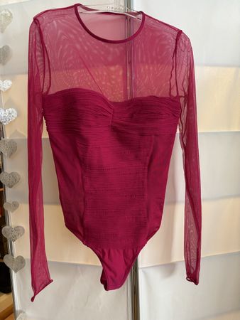 Bodysuit mit Netz und Rüschen Gr. XS – elegant & verspielt 