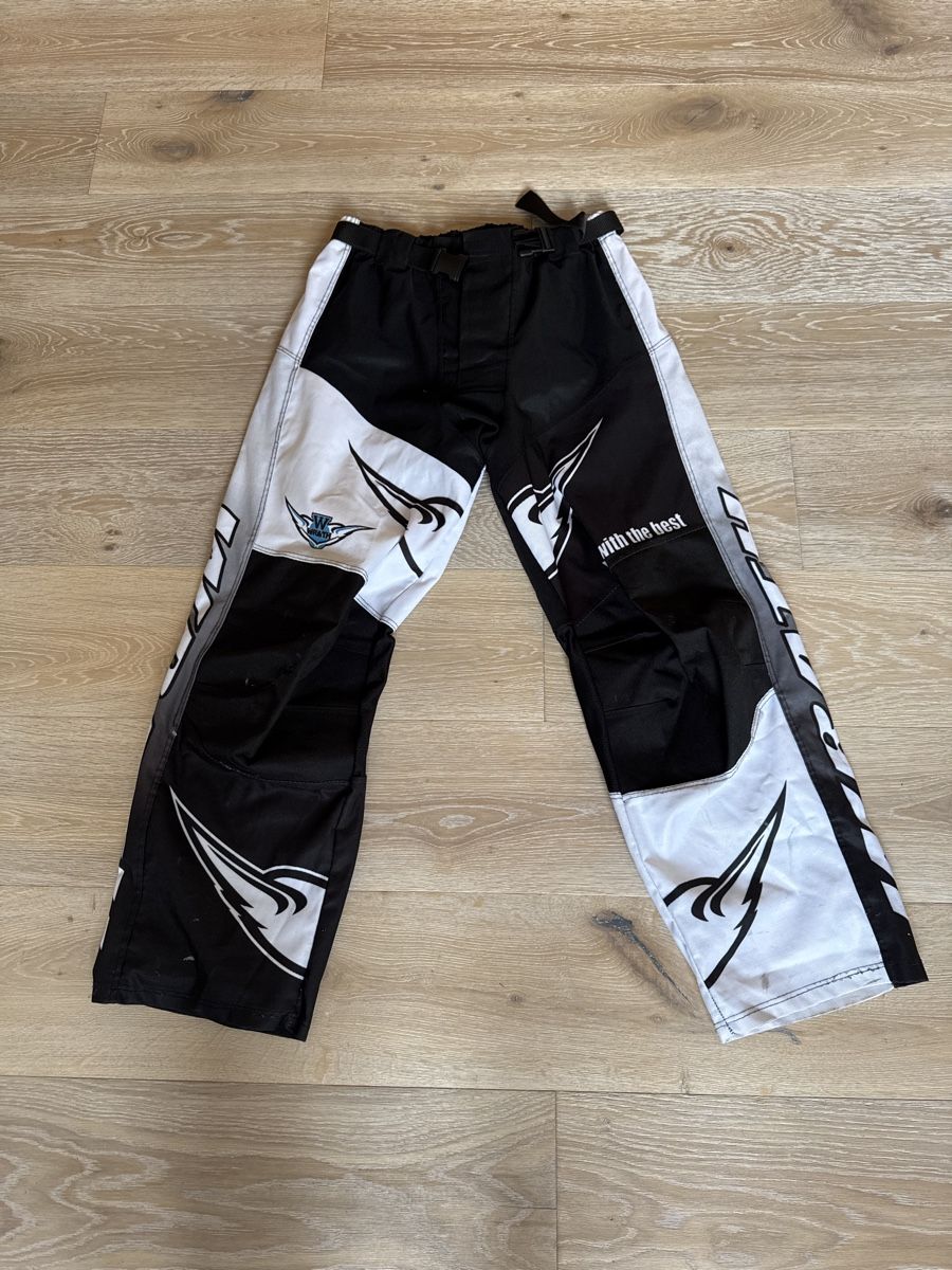 Pantaloni: Inline Hose Wrhat Weiss Schwarz Grösse M – Usato da Schlierbach venduto da Lega1