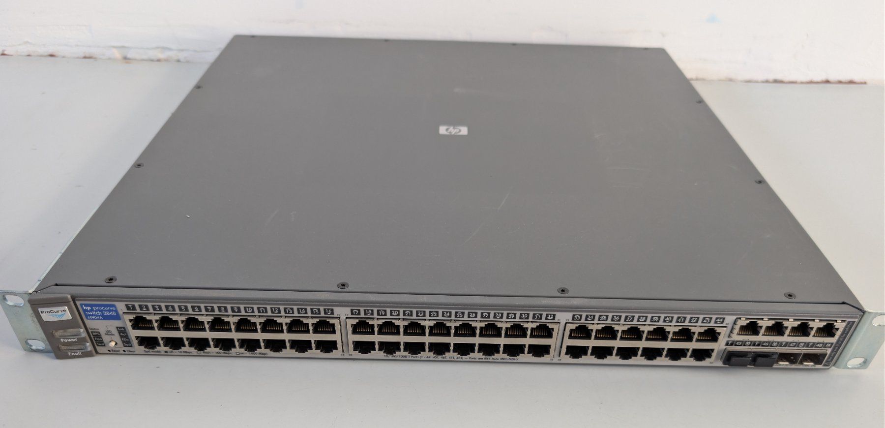 Hewlett Packard Hub & Switch: HPE ProCurve Switch 2848 48-Port – Usato da Dietlikon venduto da ComdatAG 1