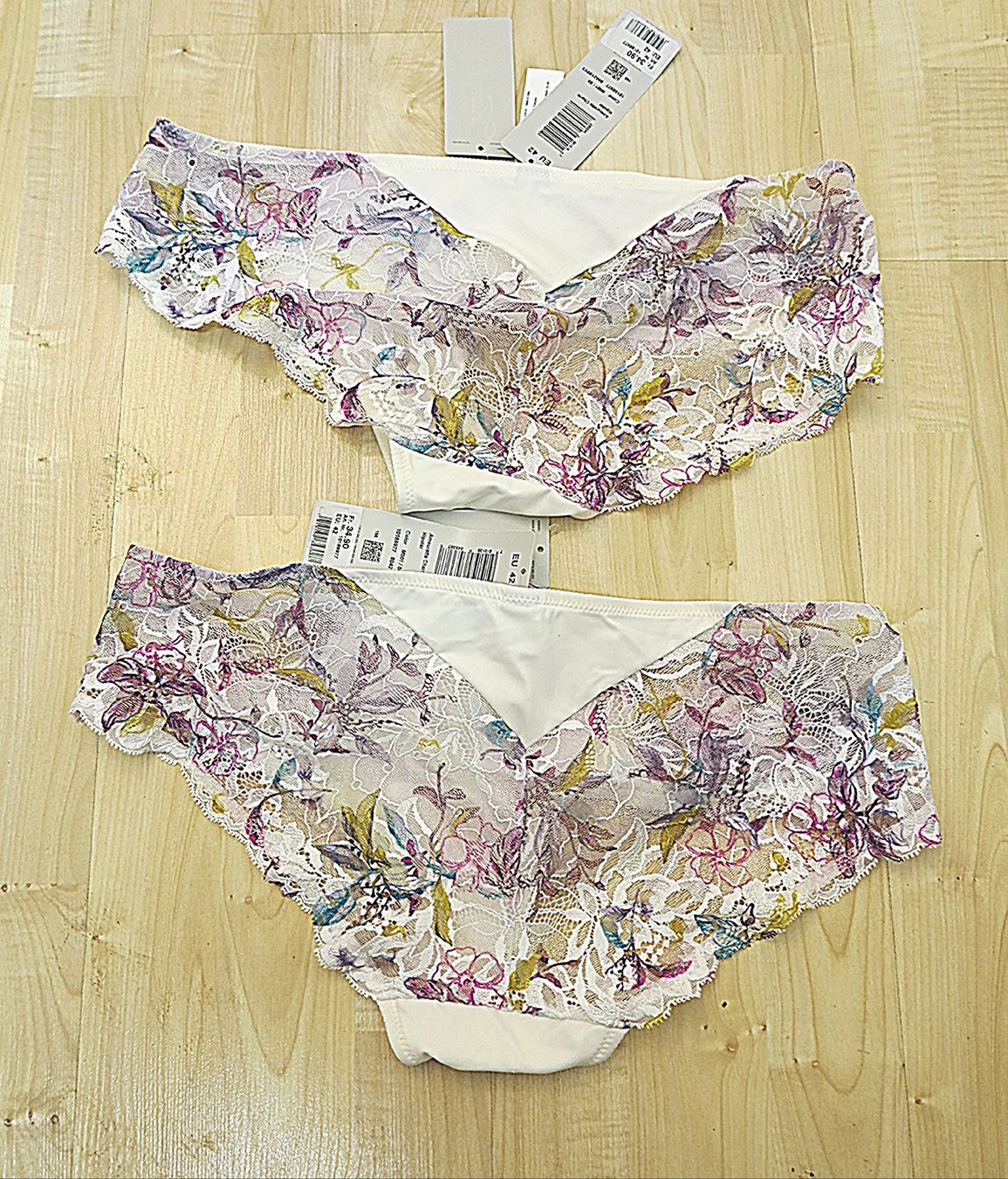 Triumph Altra biancheria intima: Neue, 2 elegante Triumph Blümchen Spitzen Slips, Grösse 42, – Nuovo e nell'imballaggio originale da Dübendorf venduto da Felix77