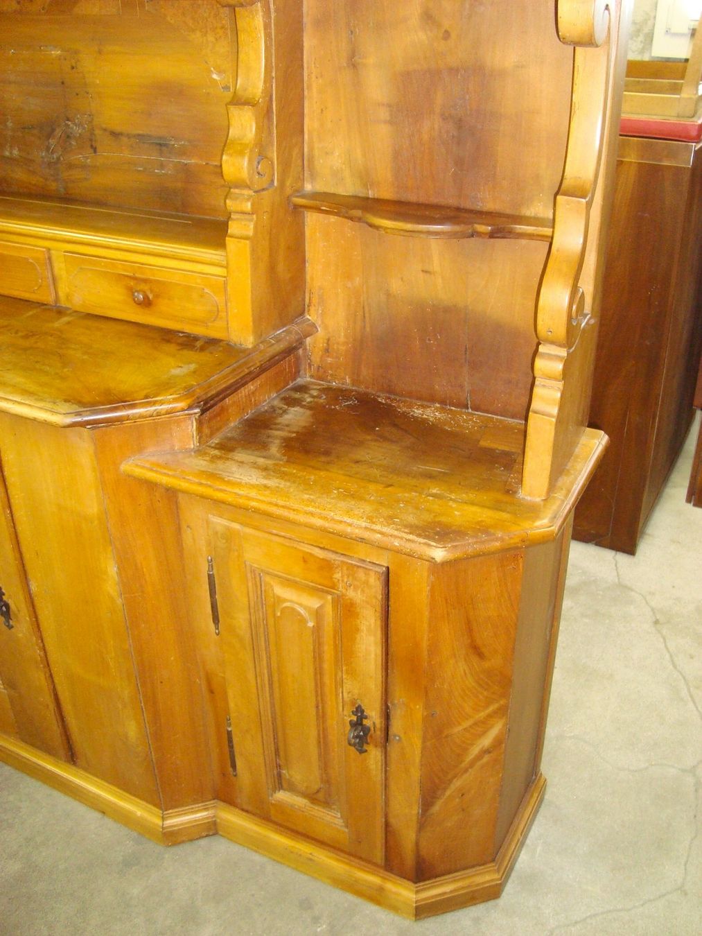 Credenze: antikes Barock Buffet, Nussbaumholz – Usato da Oberdorf NW venduto da Lufao 3