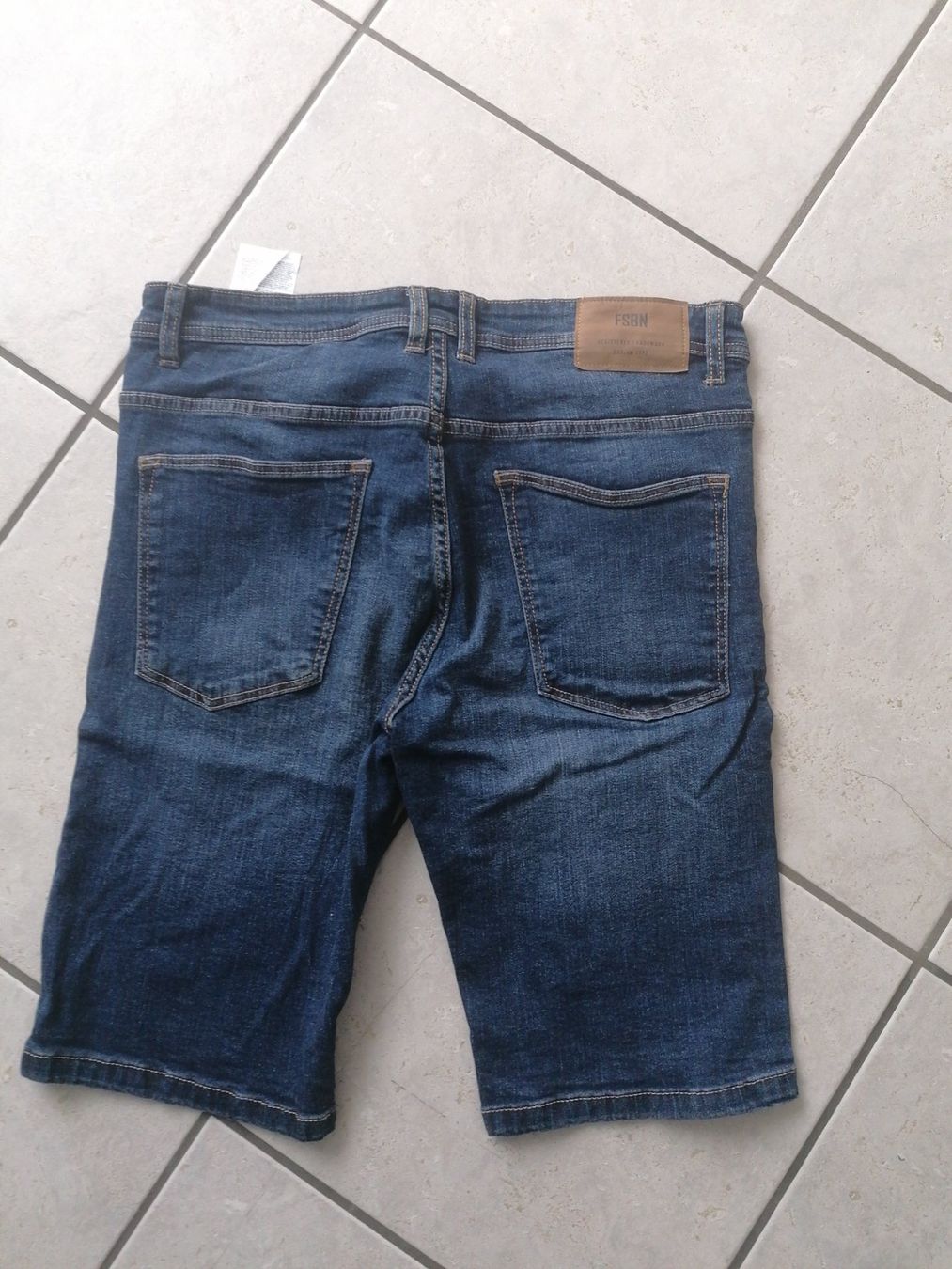 Jeans: Neue Jeans Gr M – Nuovo (secondo la descrizione) da Lostorf venduto da Luelostorf 1