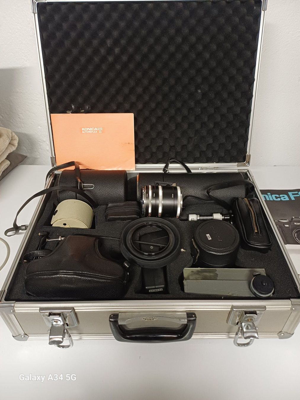 Konica Fotocamera: Konica avec  nombreuses options – Usato da Bevaix venduto da Daci6 1