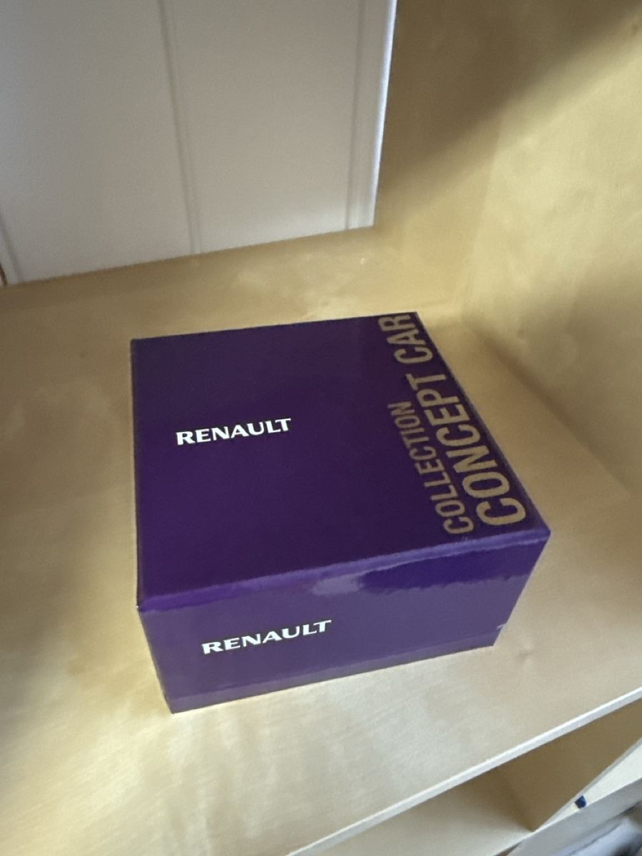 Renault Modellini d'auto: Concept Renault Initiale Paris Modellauto 1:43 neuwertig – Nuovo e nell'imballaggio originale da Brunnadern venduto da fab_klb7 1