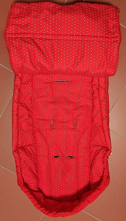 Sacchi a pelo: Chancelière Stokke rouge - Comme neuve – Usato da Lausanne venduto da Colinou 1