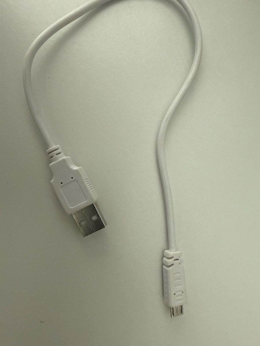 Cavi: USB Ladekabel Micro-USB weiss 30-35cm – Usato da stüsslingen venduto da Aless14