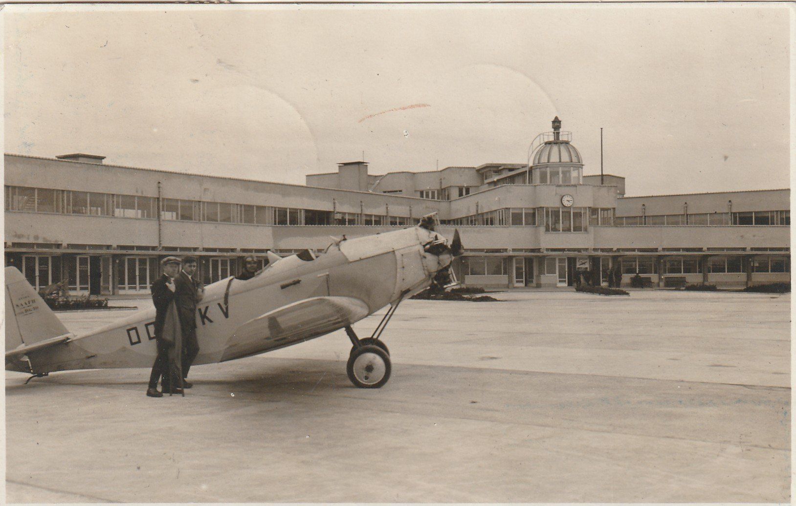 Cartoline postali: Belgien Flugplatz mit Flugzeug belebt – Usato da Rorschacherberg venduto da fratovi2