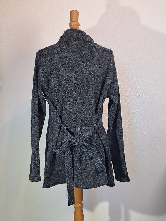 Giacche: Cardigan Strickjacke grau M/L – Usato da Rupperswil venduto da White-Dove 2