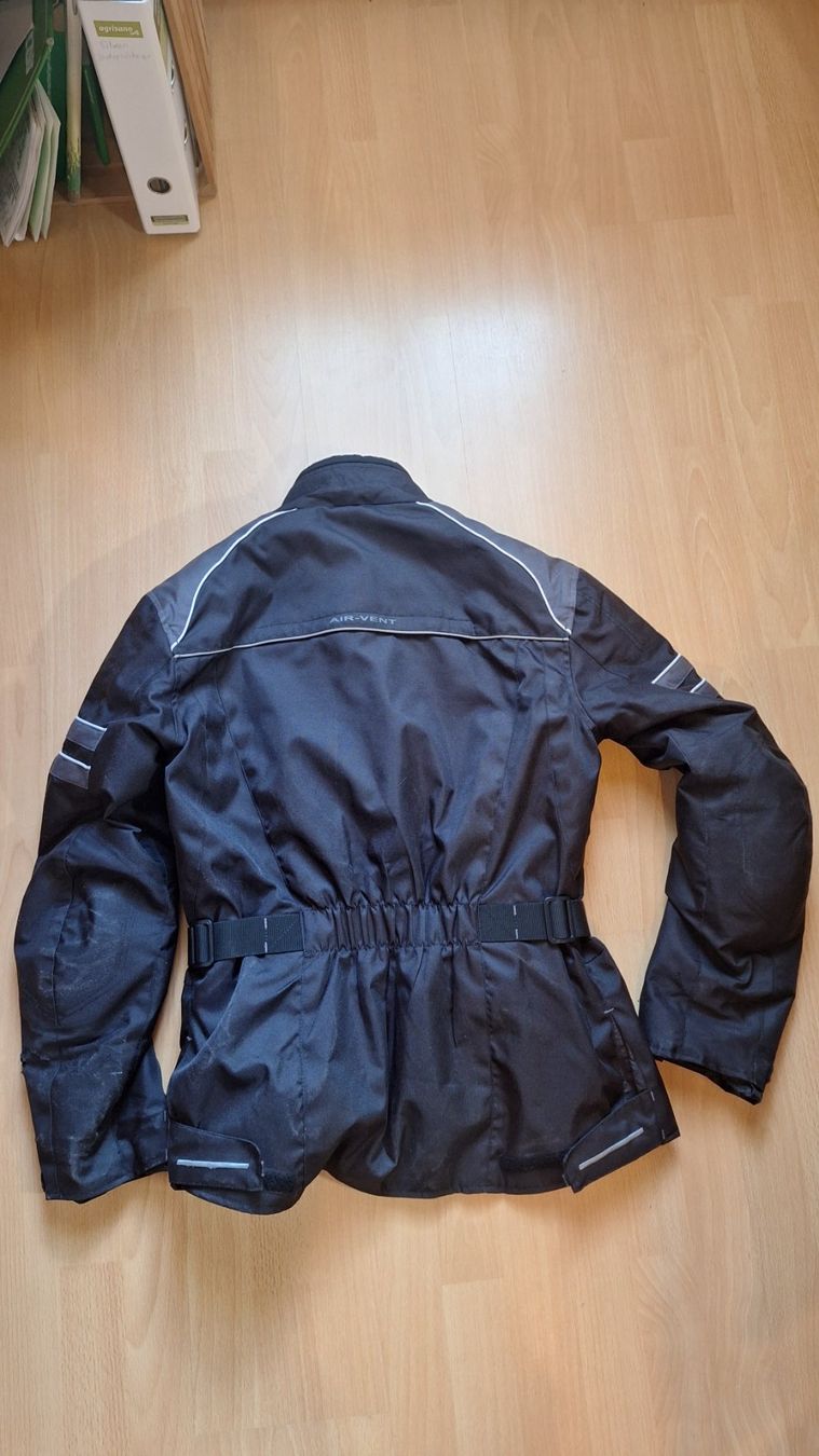 Vestes: Motorrad Jacke grösse M – D'occasion à Hagendorn par 20s_unter 1