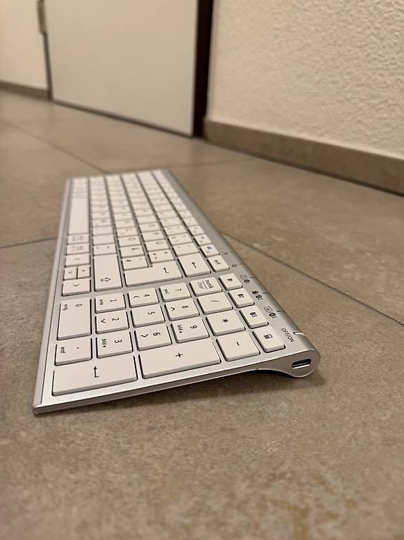 Tastiere: iClever IC-BK10 Multi-Device Bluetooth Wireless Keyboard – Usato da Schübelbach venduto da Rahnmont