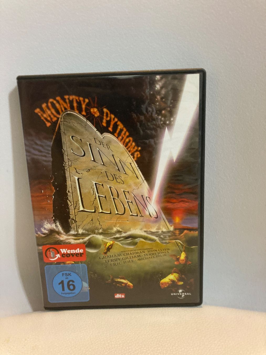 Tous les DVDs: Monty Python‘s Der Sinn des Lebens DVD – D'occasion à Zürich par Frangipan23