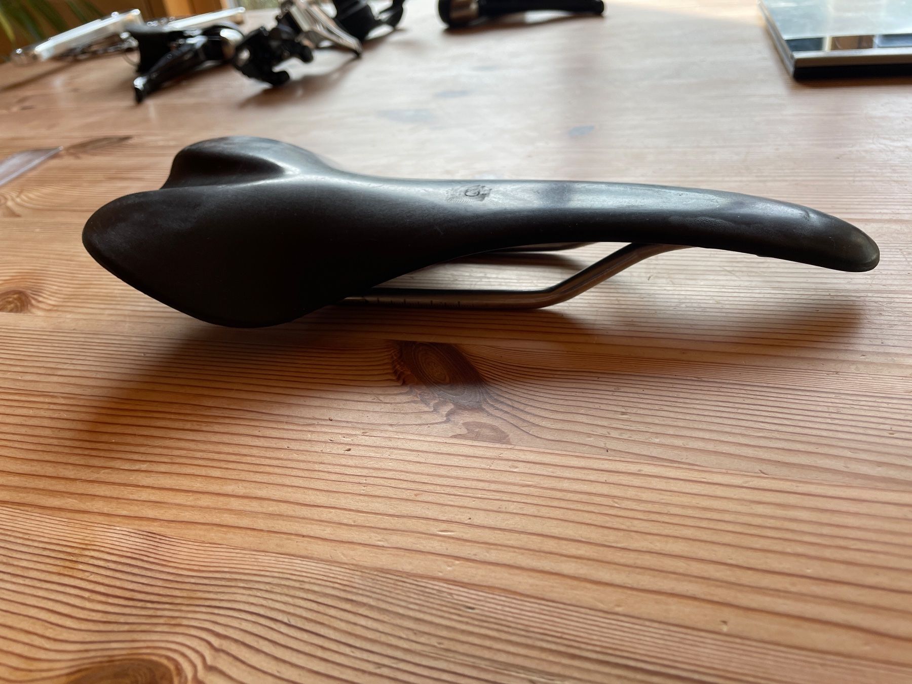 Selle Italia Pezzi di ricambio: Selle Italia en carbone – Usato da Les Vérines venduto da Francky_Lee_Jr 1