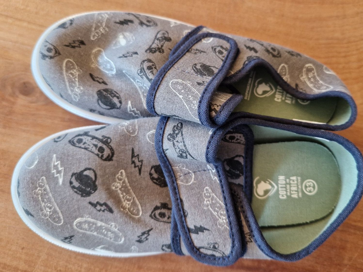 Scarpe per ragazzi: Finken / Stofffinken / Hausschuhe 33 – Usato da Giswil venduto da monimaus08