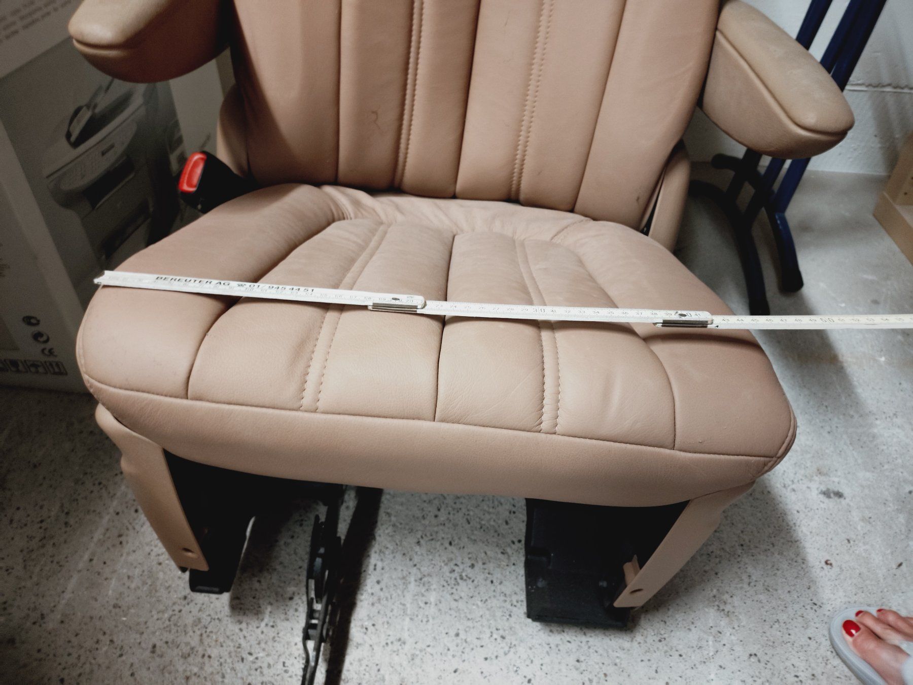 Chrysler Accessori per altri veicoli: Chrysler Voyager  Ledersitz einzeln – Usato da Nürensdorf venduto da Luigibbb 5
