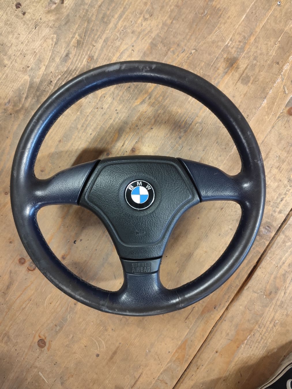 Alle Autoersatzteile: volant bmw e36  – Gebraucht aus Chamoson von rom_8rkp