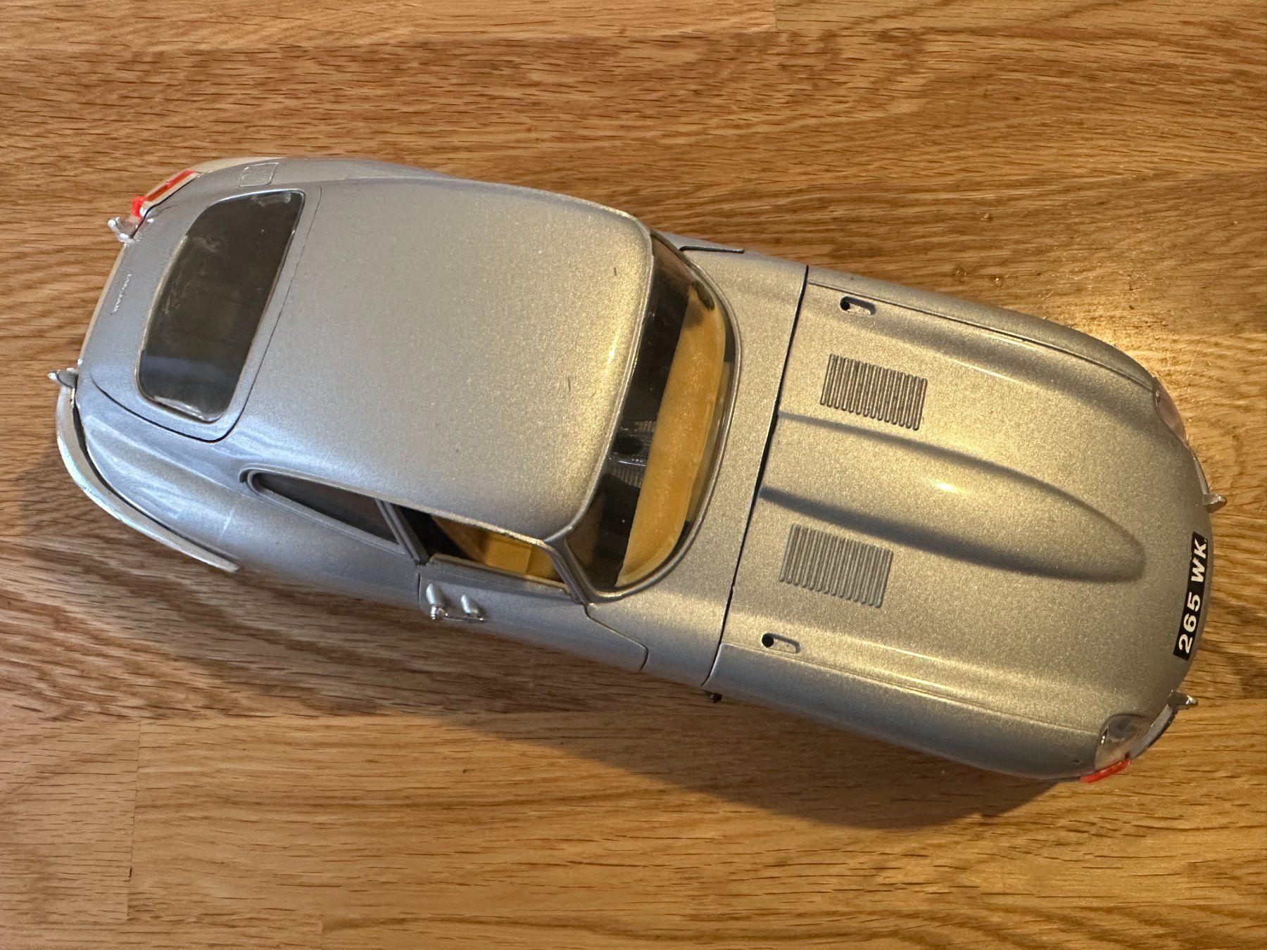 Bburago Modellini d'auto: Bburago E-Type Jaguar Silber 1:18 – Usato da Lausanne venduto da brixton 1