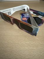 2 Brillen und 1 Phone Filter für Sonnenfinsternis