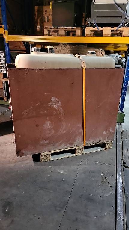 Sonstiges Fahrzeugzubehör: Cuve mazout 1100L – Gebraucht aus Lausanne von ber_qk5j