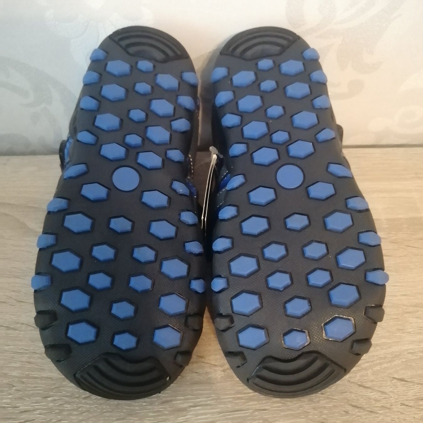 Fila Schuhe für Jungen: Sommersandalen Gr. 32-33 NEU!!! – Neu und originalverpackt aus Henau von AXAA 1