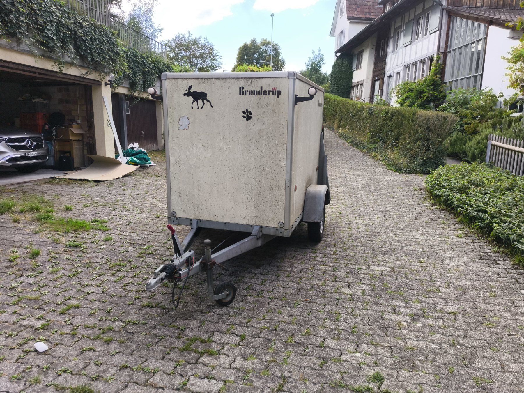Brenderup Rimorchi: Box trailer Brenderup white used condition – Usato da Kilchberg ZH venduto da rsd_t6gj 3