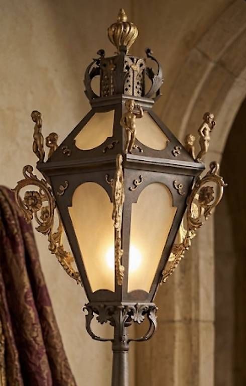 Lampade: Prunkvolle Laternen Stehlampe – Usato da Weggis venduto da urs_rj7p
