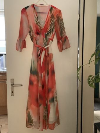 Maxikleid geblümt Grösse M neuer Zustand