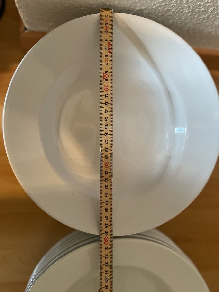 Piatti: 20 Suppenteller CreaTable/Ikea, weiss, Durchmesser 27-30 cm – Usato da Gelterkinden venduto da highfligh 1