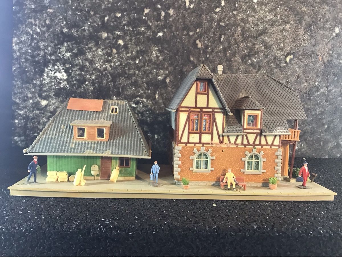 Kit di modellismo & Modellini statici: MODELL GEBÄUDEHAUS  – Usato da Männedorf venduto da Spezial-Modelle