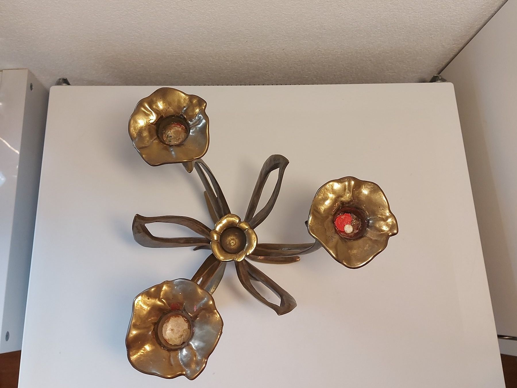 Portacandele: Schwerer Jugendstil-Kerzenständer aus Messing, vierarmig – Usato da Schlieren venduto da  9