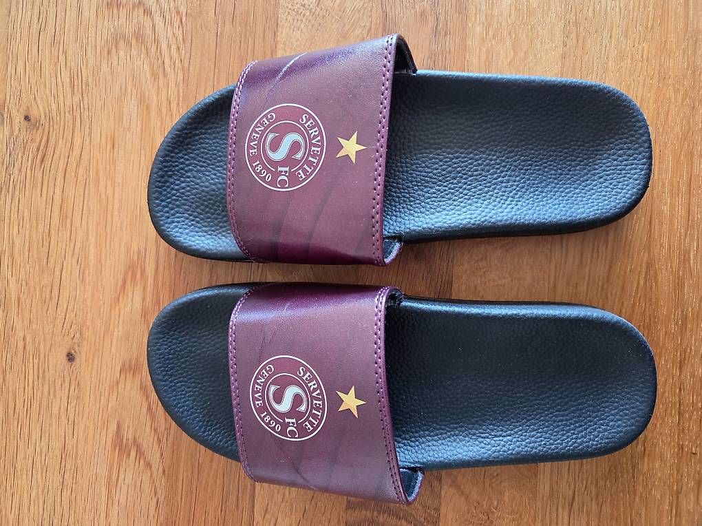 Scarpe da uomo: Claquettes Servette FC – Nuovo (secondo la descrizione) da Confignon venduto da Tibinhosfc